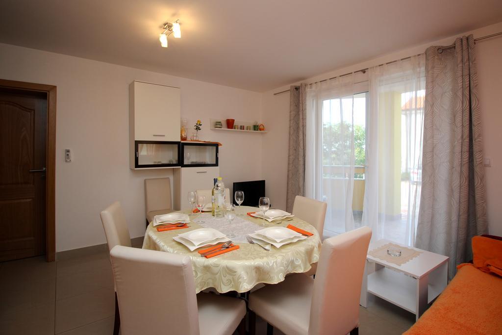 Apartments Koritnik Punat Pokoj fotografie